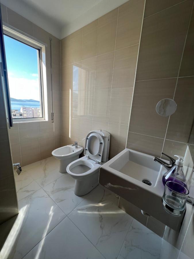 Center-Sea View Apartament,Sarandë エクステリア 写真