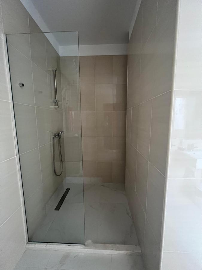 Center-Sea View Apartament,Sarandë エクステリア 写真